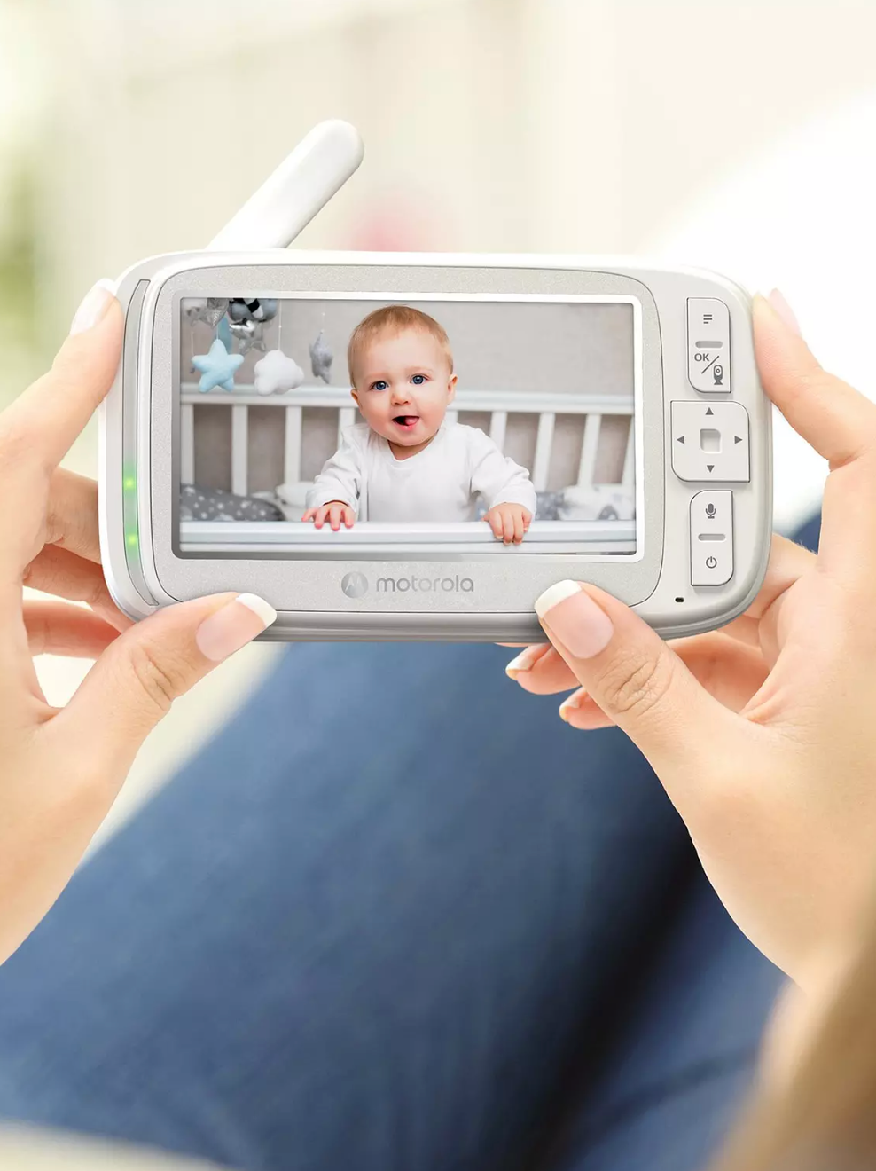 Motorola VM75 5" Video Baby Monitor with Remote Pan