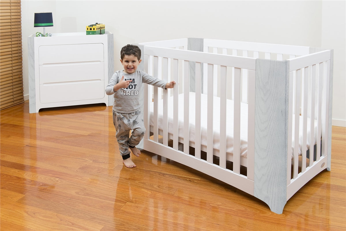 Cocoon Change Area Dresser, White / Grey
