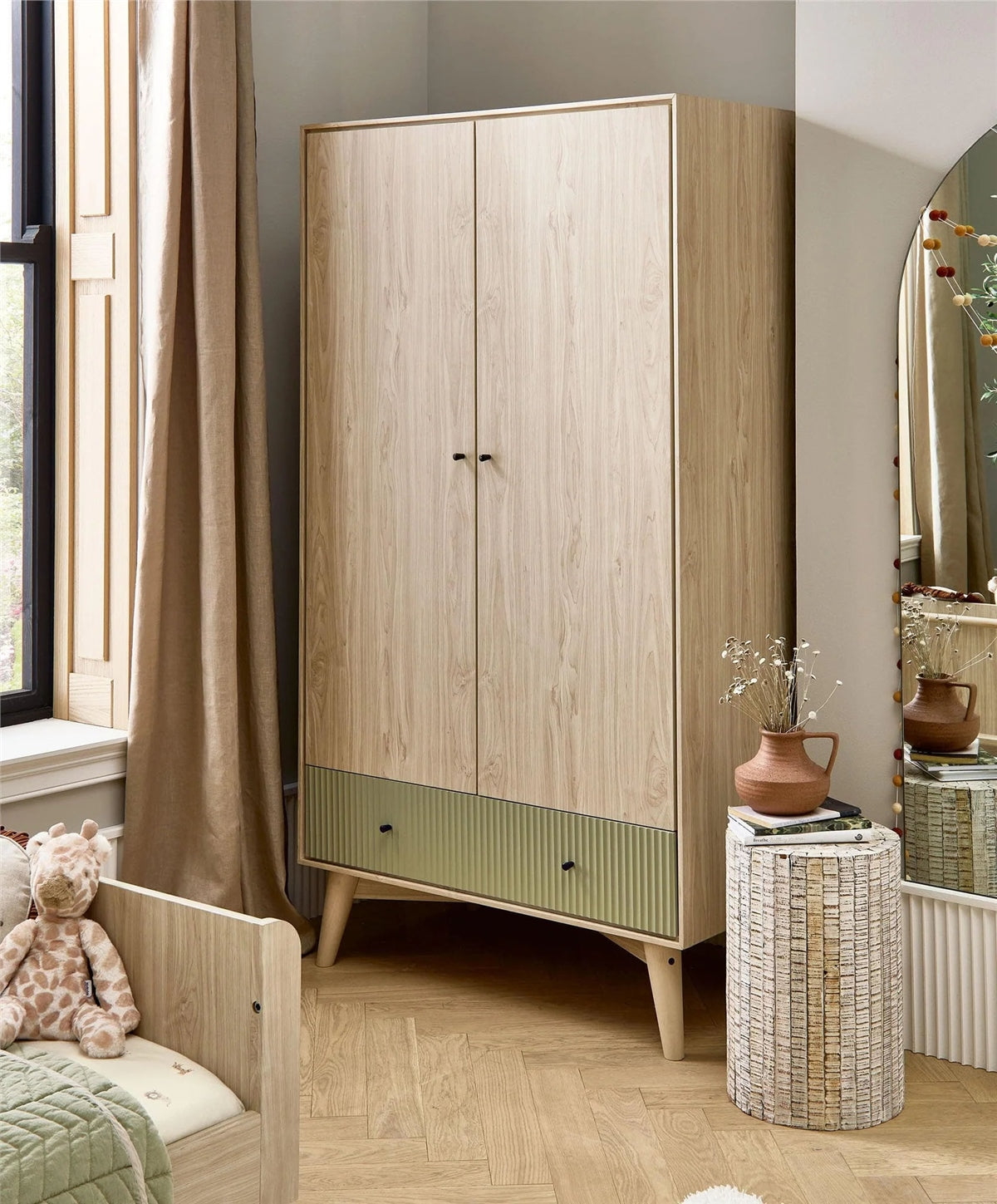 Mamas & Papas Coxley 3 Piece Furniture Set (Cot Bed, Dresser Changer & Wardrobe)