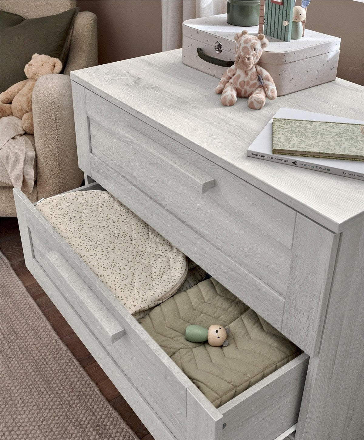 Mamas & Papas Atlas 3 Piece Furniture Set (Cot Bed, Dresser Changer & Wardrobe)