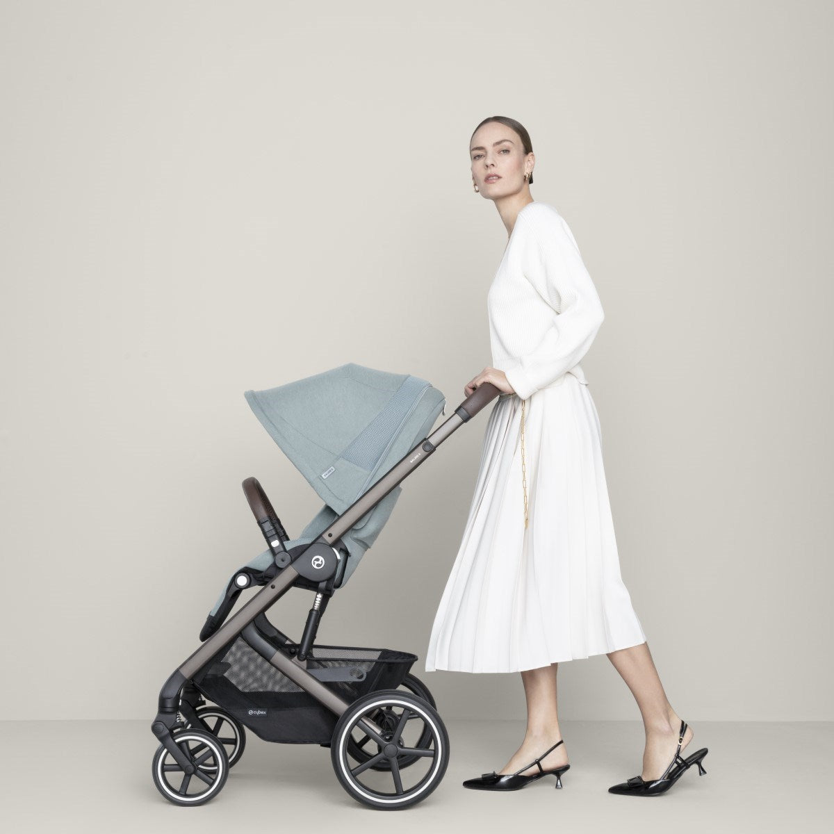 Cybex Balios S Lux Essential Travel & Nursery Bundle, Moon Black