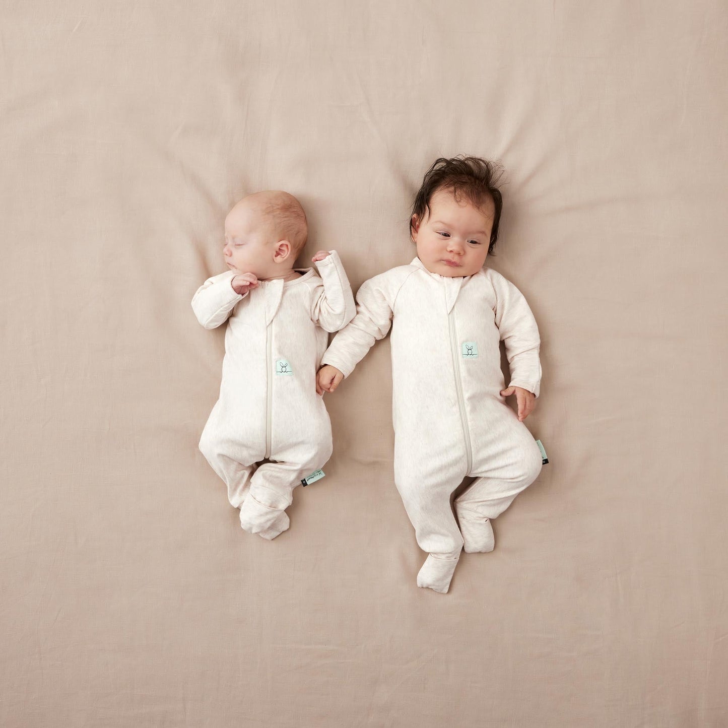 ergoPouch - Organic Layers Long Sleeve Babygrow Oatmeal - Mild 0.2 TOG