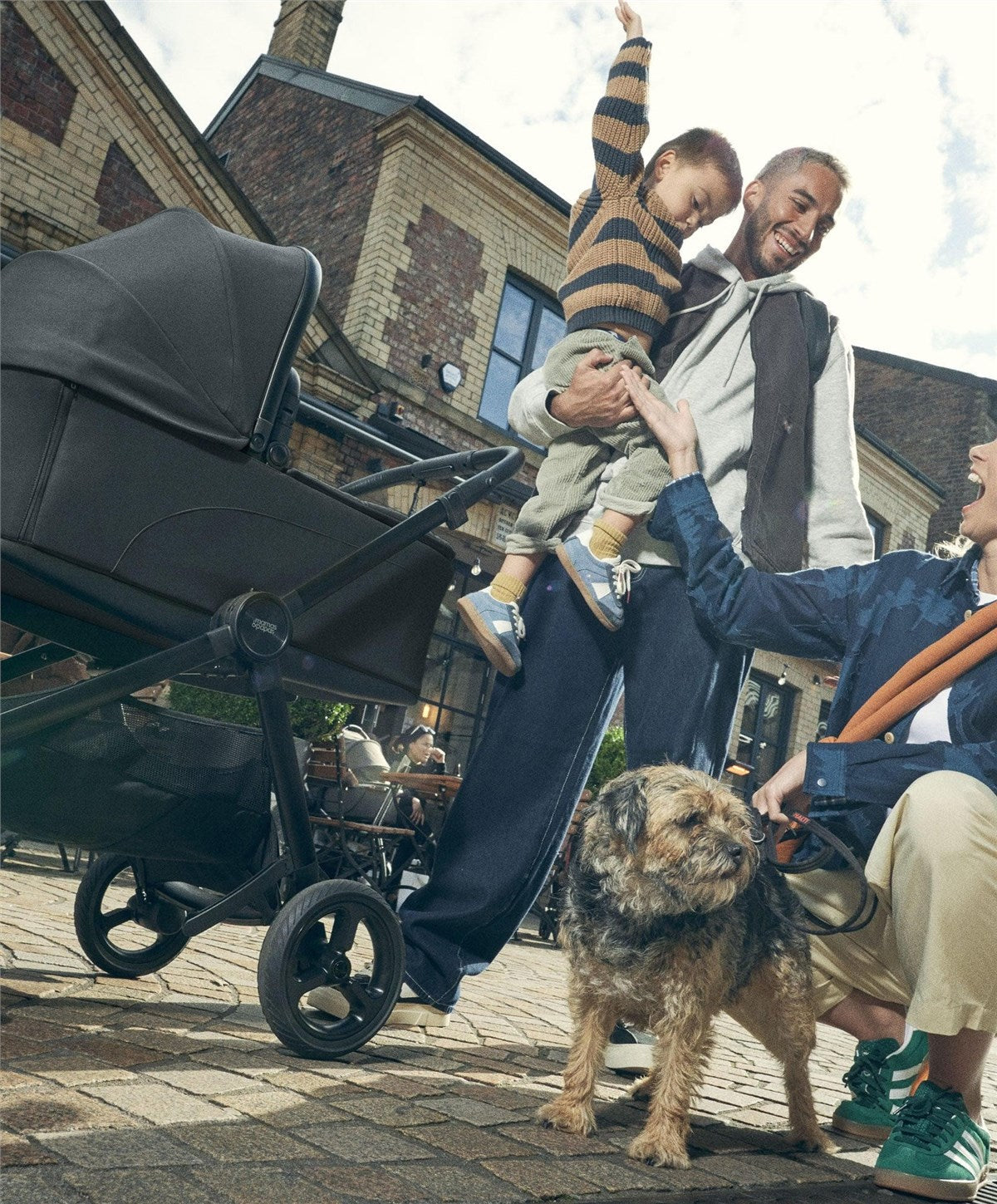 Mamas & Papas Vardo Essential Travel & Nursery Bundle, Noir