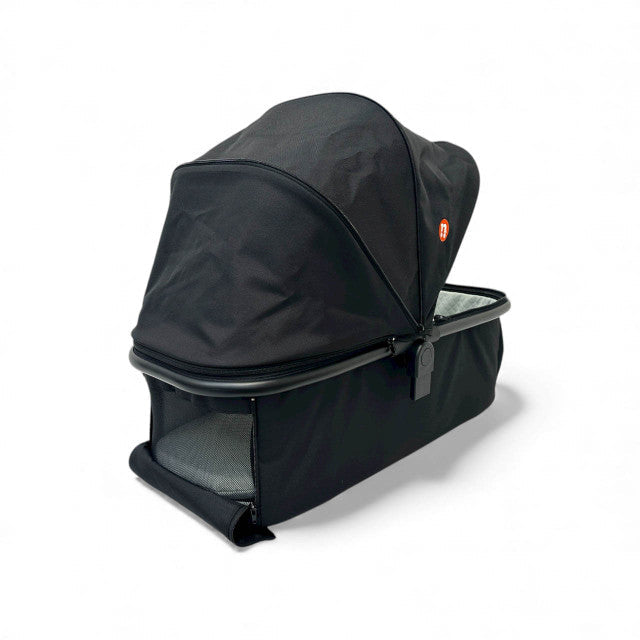 Out 'n' About V6 Switch carrycot parent facing