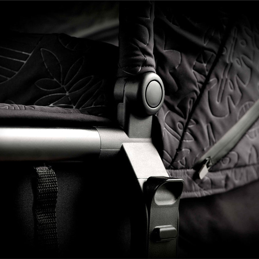 Jané Limited Edition Crosslight Pro Carbon 3in1 Travel System with Koos Car Seat