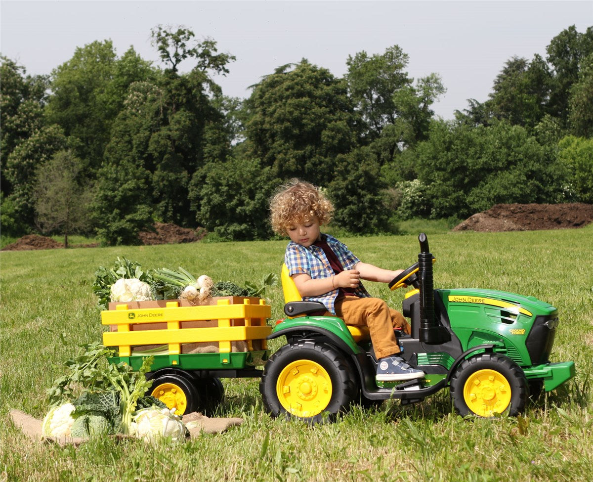 Peg Perego John Deere Ground Force + Trailer + Construction Outfit, 12V