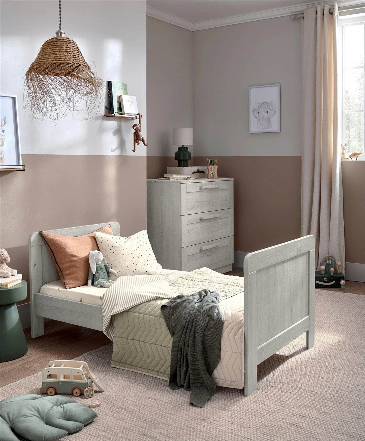Mamas & Papas Atlas 3 Piece Furniture Set (Cot Bed, Dresser Changer & Wardrobe)