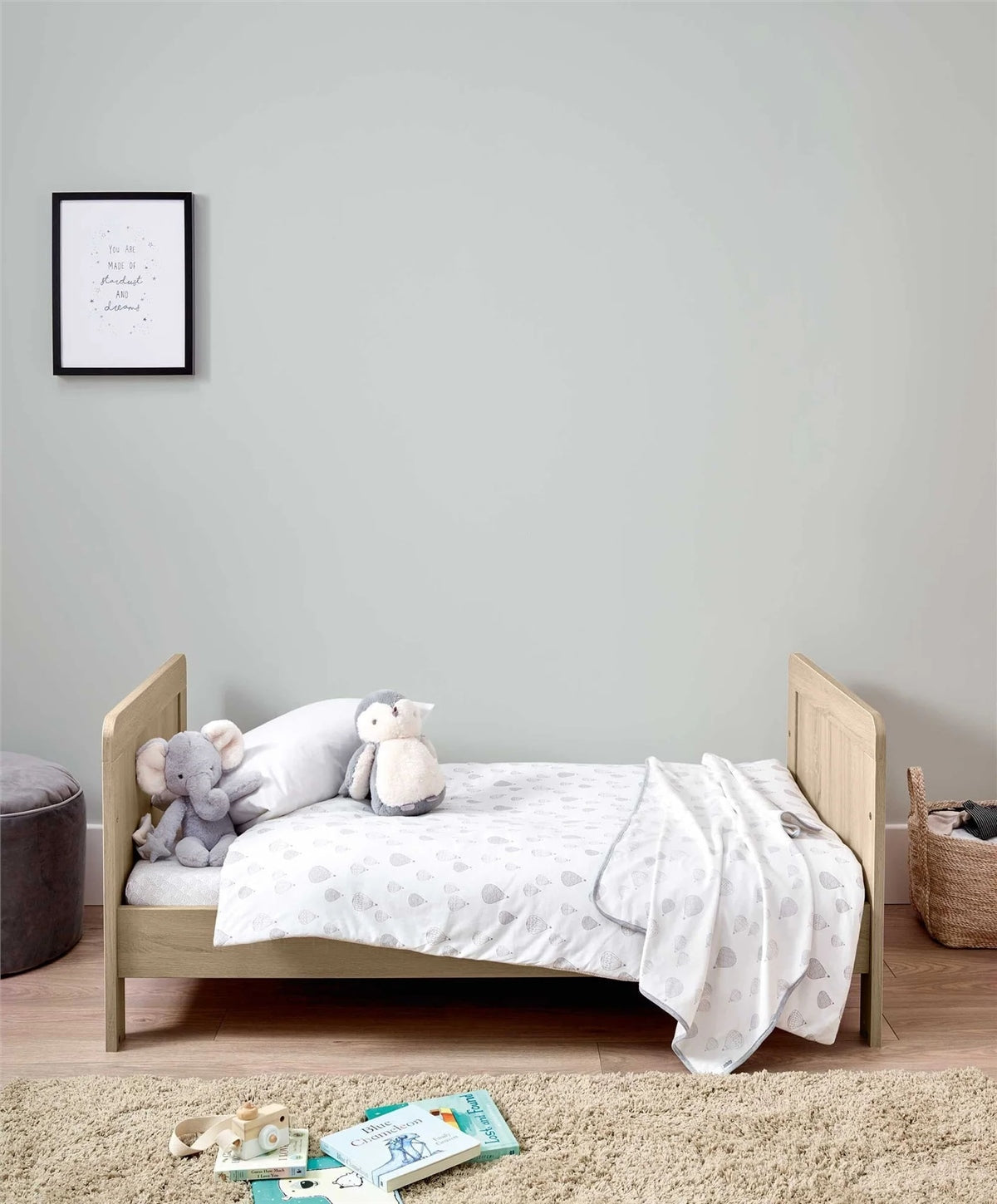 Mamas & Papas Atlas 3 Piece Furniture Set (Cot Bed, Dresser Changer & Wardrobe)