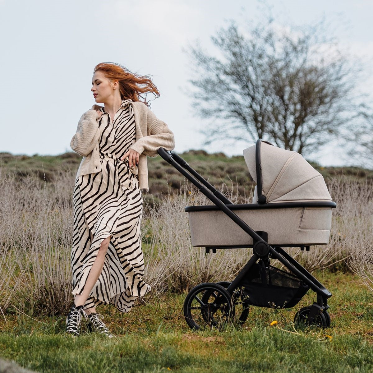 Venicci Tinum Edge 3in1 + Isofix Base Complete Travel System Bundle