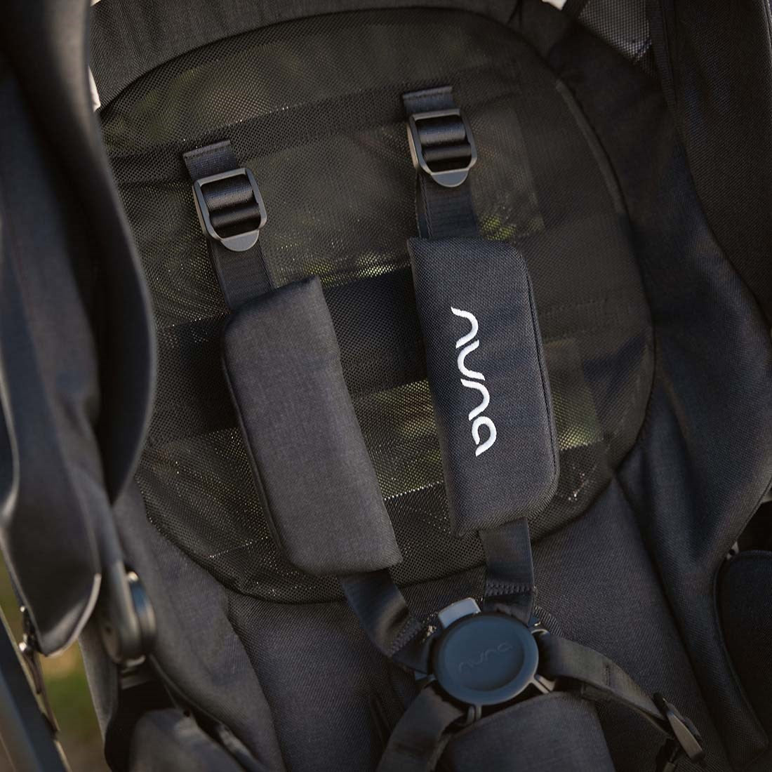 Nuna Mixx Next Travel System with Arra + Base Next, Caviar