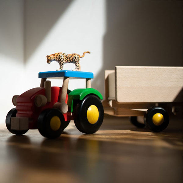Bajo Tractor and Trailer