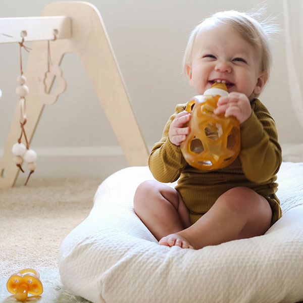 Hevea 2-in-1 Baby Glass Bottle with Star Ball - Natural