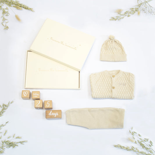 HELLO BABY GENDER NEUTRAL GIFT SET