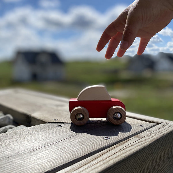 Bajo Wooden Pullback Car